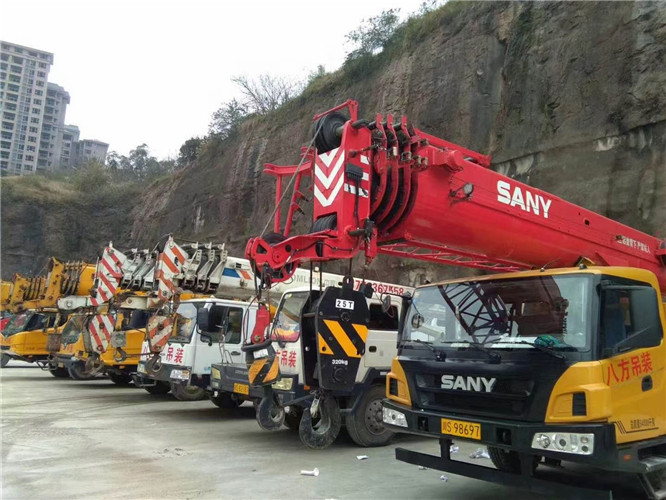 共和县吊车出租按什么计费？台班费、单次费、里程费怎么算？